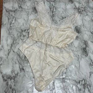 Playtex Limited Vintage White Cream Lace Detail Bodysuit snap crotch medium 90s